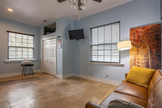 1905 W BURKE STREET, Tampa, FL 33604