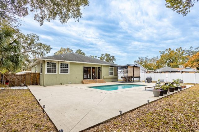 1905 W BURKE STREET, Tampa, FL 33604