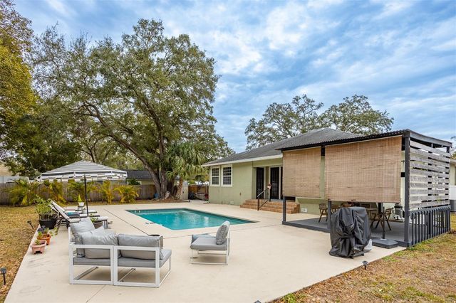 1905 W BURKE STREET, Tampa, FL 33604