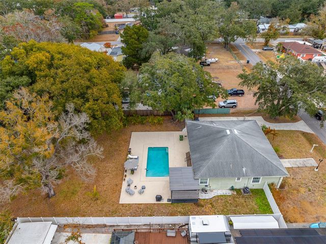 1905 W BURKE STREET, Tampa, FL 33604