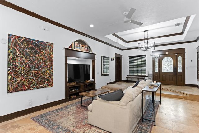 1905 W BURKE STREET, Tampa, FL 33604