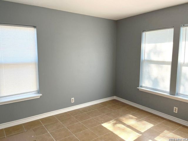 166 KILLARNEY DR, San Antonio, TX 78223