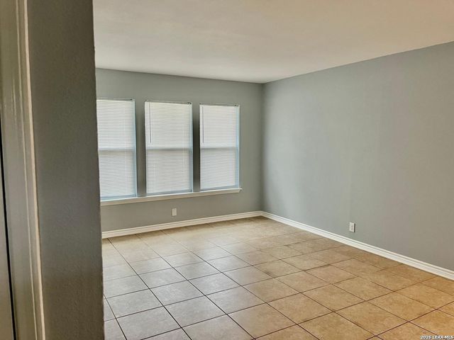 166 KILLARNEY DR, San Antonio, TX 78223