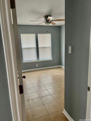 166 KILLARNEY DR, San Antonio, TX 78223
