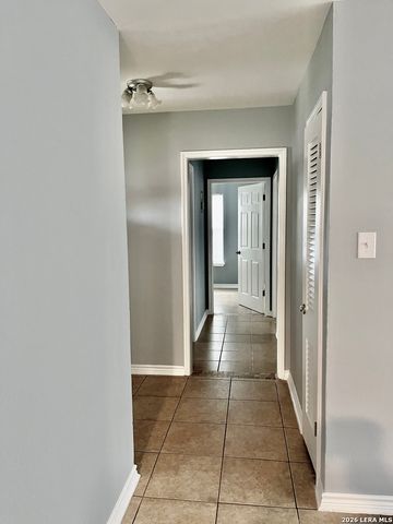 166 KILLARNEY DR, San Antonio, TX 78223