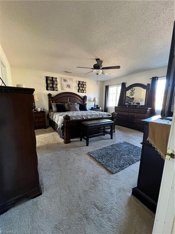 811 Stockport Way, Mcleansville, NC 27301