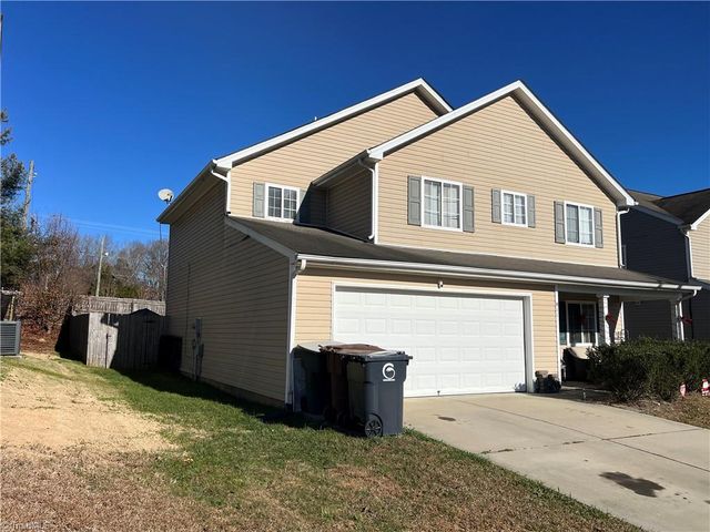 811 Stockport Way, Mcleansville, NC 27301