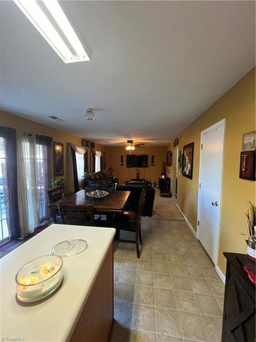 811 Stockport Way, Mcleansville, NC 27301