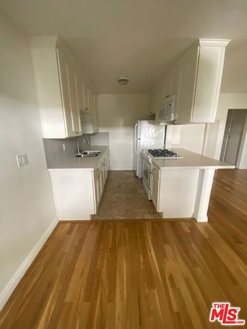 420 Raymond Avenue 6, Santa Monica, CA 90405