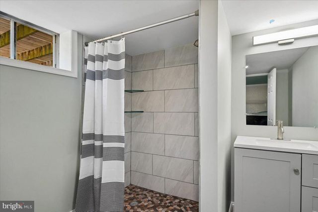 8814 LAFAYETTE DR, Owings, MD 20736