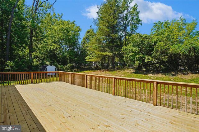 8814 LAFAYETTE DR, Owings, MD 20736
