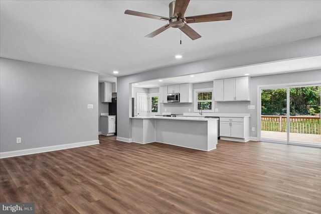 8814 LAFAYETTE DR, Owings, MD 20736