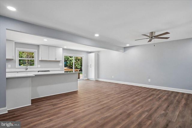 8814 LAFAYETTE DR, Owings, MD 20736