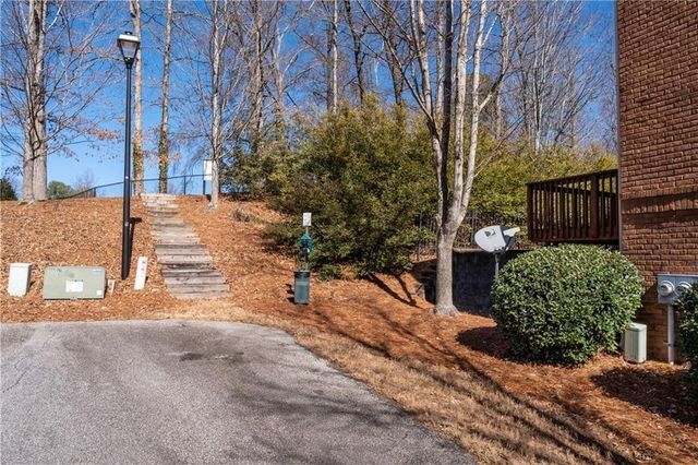 2117 Wylmoor Way SE, Smyrna, GA 30080