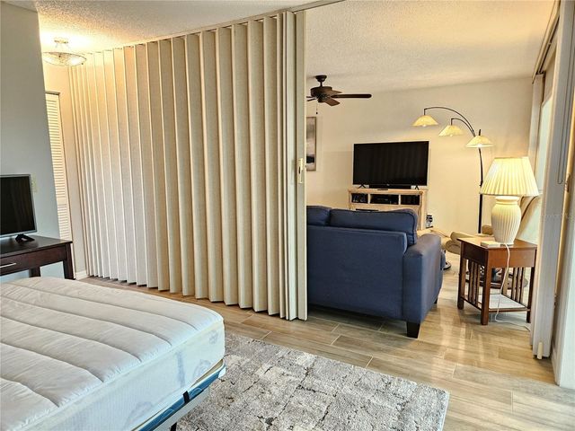 435 CERROMAR LANE 329, Venice, FL 34293