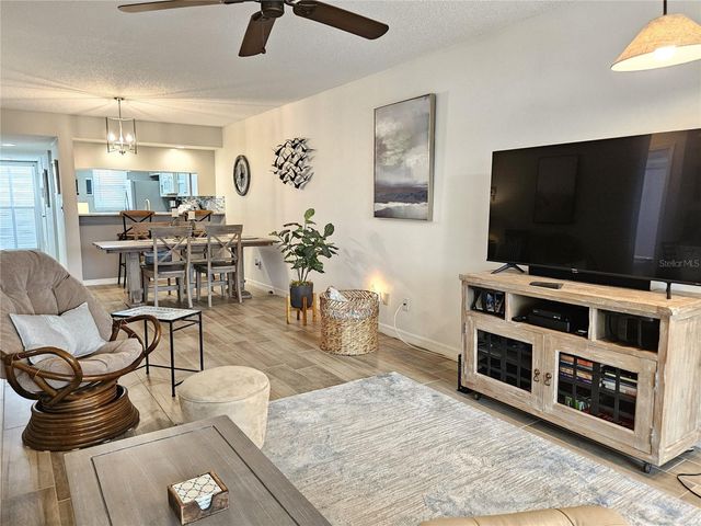 435 CERROMAR LANE 329, Venice, FL 34293