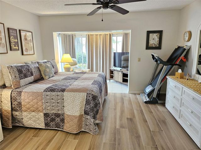 435 CERROMAR LANE 329, Venice, FL 34293