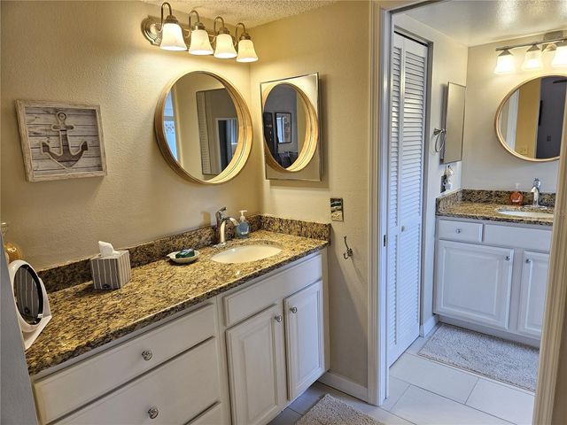 435 CERROMAR LANE 329, Venice, FL 34293