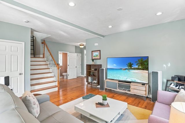 5 Candlelight Lane, Bellingham, MA 02019
