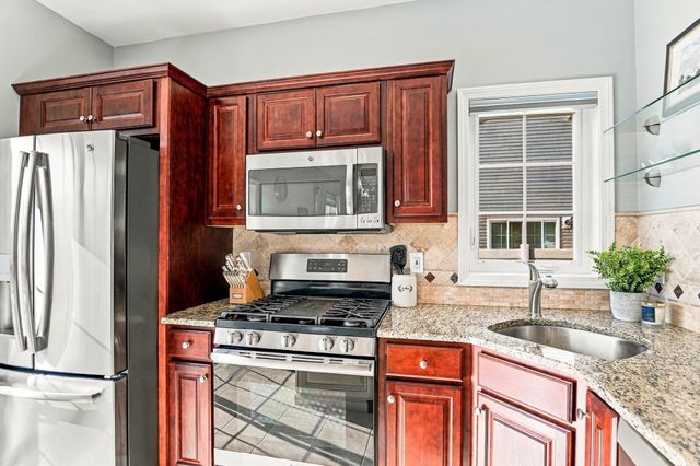 5 Candlelight Lane, Bellingham, MA 02019