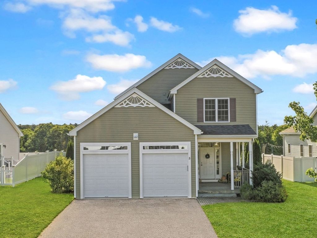 5 Candlelight Lane, Bellingham, MA 02019