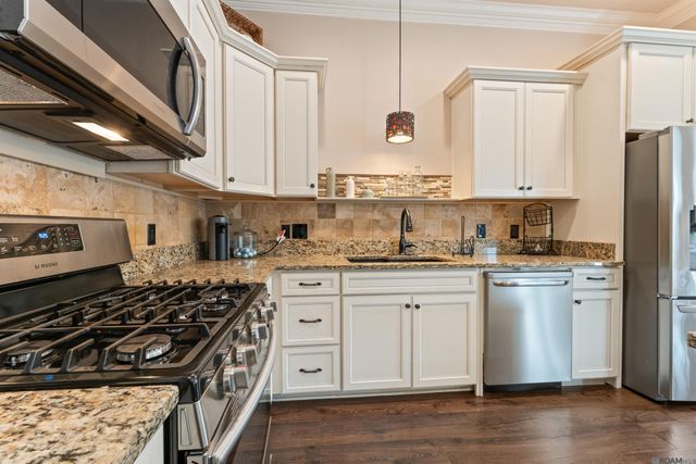25368 Lake George Dr, Denham Springs, LA 70726