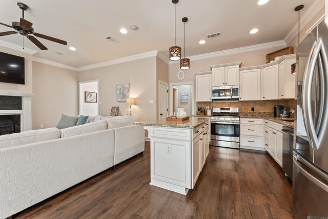 25368 Lake George Dr, Denham Springs, LA 70726