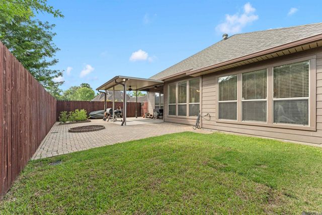 25368 Lake George Dr, Denham Springs, LA 70726