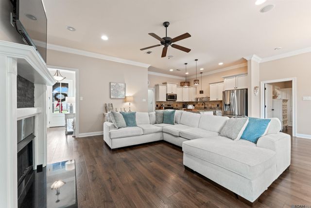 25368 Lake George Dr, Denham Springs, LA 70726