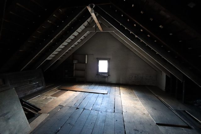 2440 S Oakley Avenue, Chicago, IL 60608