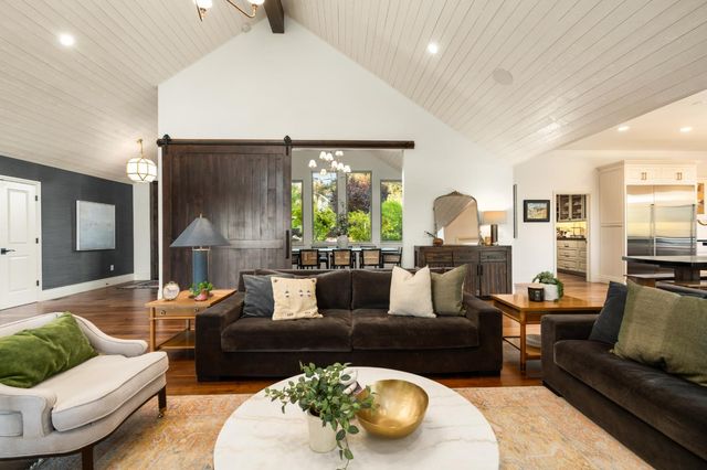5846 Ridge Park Dr, Loomis, CA 95650