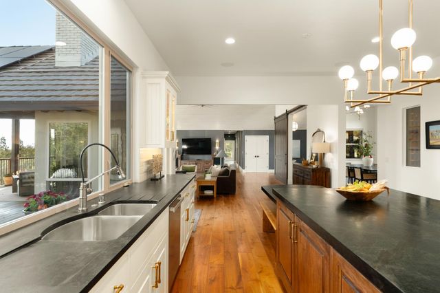 5846 Ridge Park Dr, Loomis, CA 95650