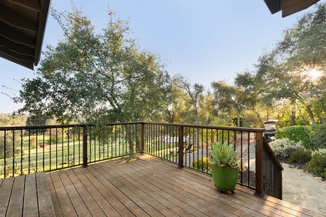 5846 Ridge Park Dr, Loomis, CA 95650