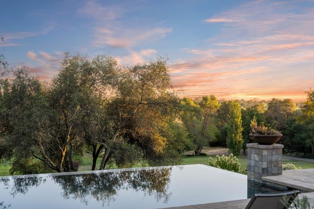 5846 Ridge Park Dr, Loomis, CA 95650