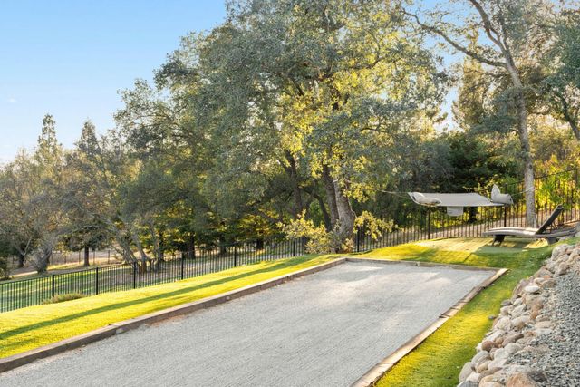5846 Ridge Park Dr, Loomis, CA 95650