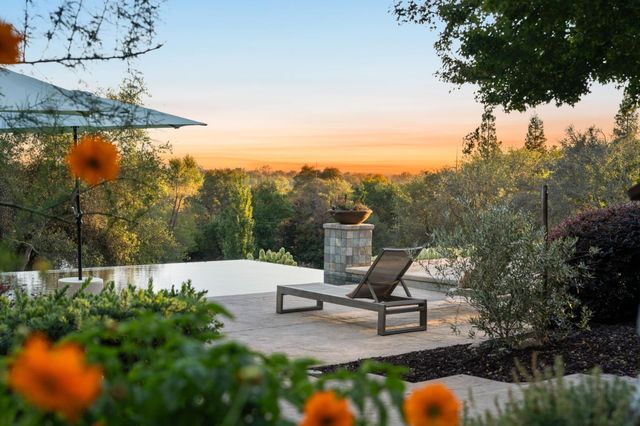5846 Ridge Park Dr, Loomis, CA 95650