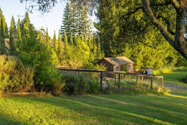 5846 Ridge Park Dr, Loomis, CA 95650