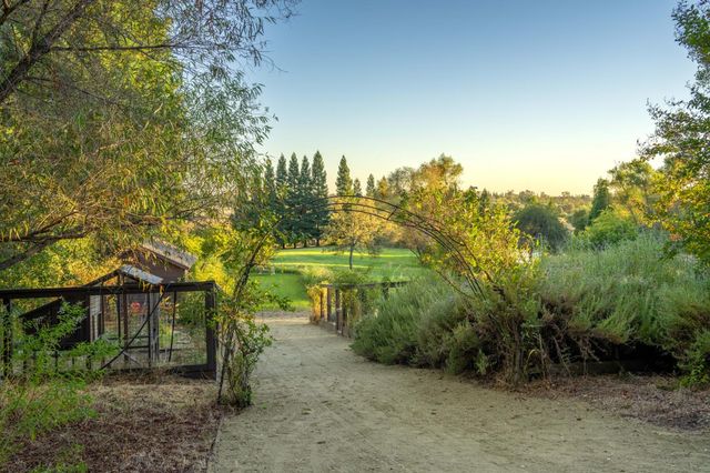 5846 Ridge Park Dr, Loomis, CA 95650