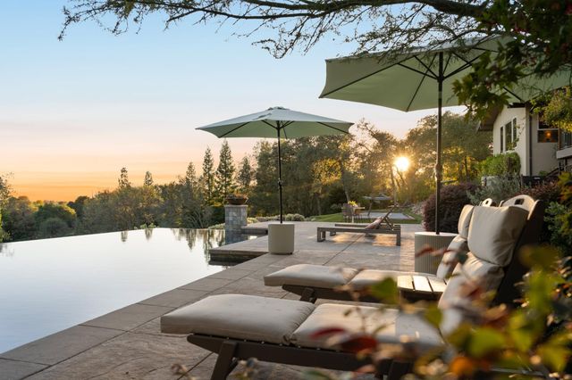 5846 Ridge Park Dr, Loomis, CA 95650