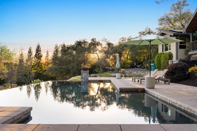 5846 Ridge Park Dr, Loomis, CA 95650