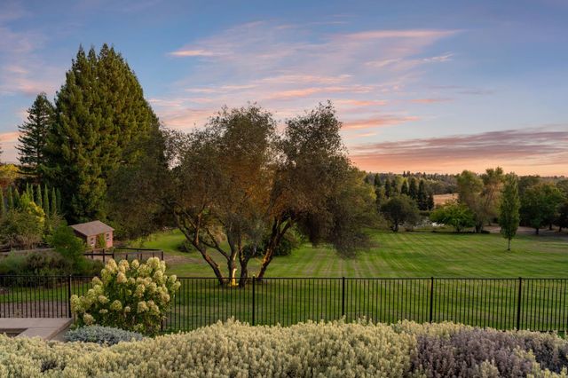 5846 Ridge Park Dr, Loomis, CA 95650