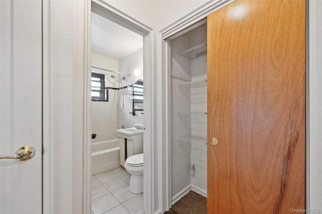 8 Lawrence Drive C, White Plains, NY 10603