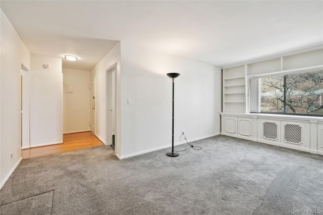 8 Lawrence Drive C, White Plains, NY 10603