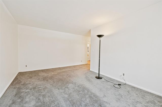 8 Lawrence Drive C, White Plains, NY 10603