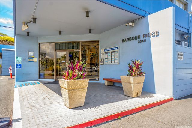 3045 Ala Napuaa Place 1518, Honolulu, HI 96818