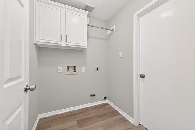 17819 Inland Oaks Drive, Richmond, TX 77407