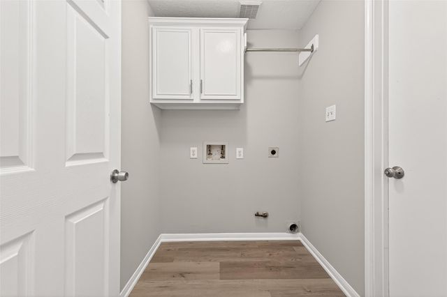 17819 Inland Oaks Drive, Richmond, TX 77407