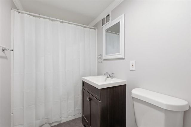 618 E 110th Street, Kansas City, MO 64131