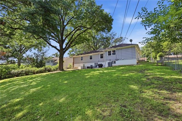 618 E 110th Street, Kansas City, MO 64131