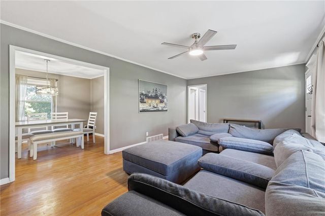 618 E 110th Street, Kansas City, MO 64131